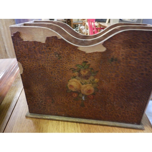 617 - A Decorative Vintage Stationary /Magazine Rack with Roses Motif