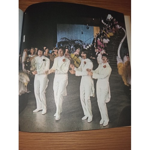 50 - The Beatles Magical Mystery Tour EP Mono 1st UK Press Solid Centre and Gatefold Book - Vinyl in good... 