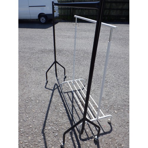 352a - A Metal Clothes Rack. Hanger on Wheels