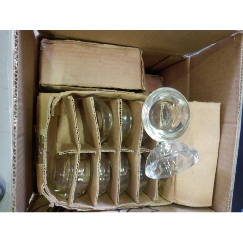 108 - 7 x Boxes of Clear Tea Light Holders , each box contains 12