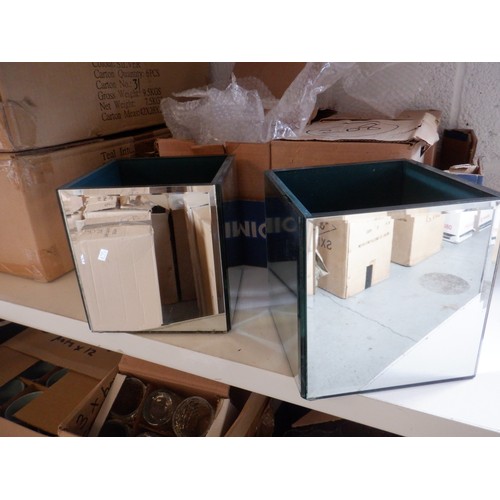 78 - 4 x Mirror Cube Vases 14 x 14 x 14cm and 10 x Mirror Cube Vases 12 x 12 x 12cm