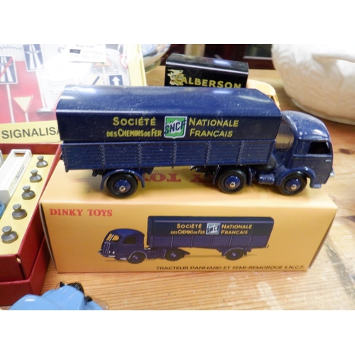 30 - Dinky Atlas Editions 32ab Panhard Truck, A35 Bedford TK Tipper, 25JJ Ford Camion Bache, 413 Austin C... 