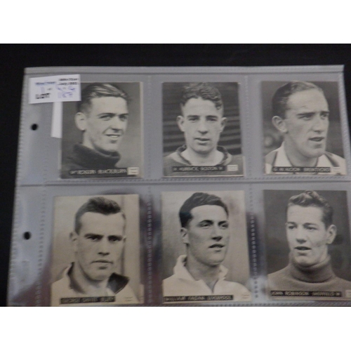 187 - Category - Football: Topical Times M24 x Footballers English - Head and Shoulders (Blank Back) , Pla... 