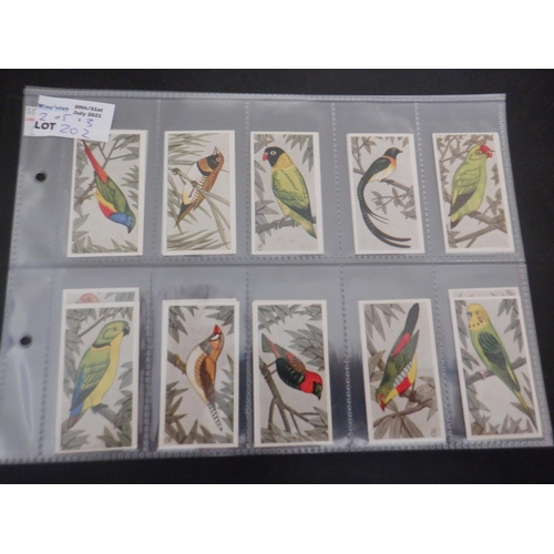 202 - Category -Birds: Shell M60 x Discover Australia Birds, Barratt 25 x Cage & Aviary Birds, Carroll 25 ... 