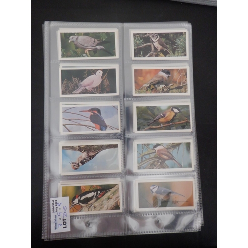 203 - Category -Birds: Liptons L30 x Birds of Prey Arabic, Carreras 50 x British Birds Black Cat & Packet,... 