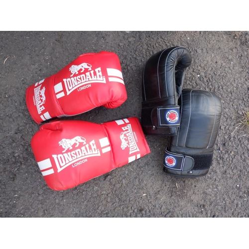 boxing equipment gold's gym free standing punch bag