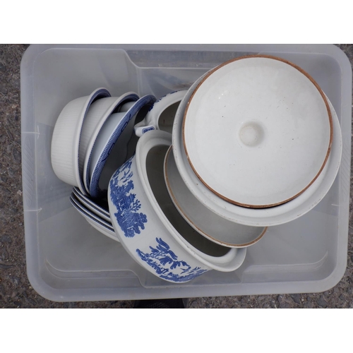 1475 - Blue & White Willow Pattern Crockery for Catering, Washer and Microwave Proof etc.