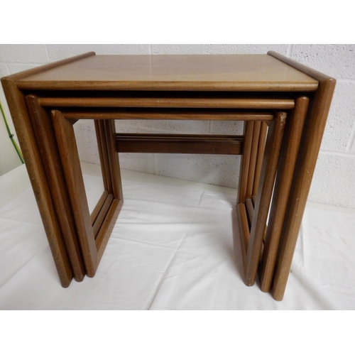 1534 - Nest of Small Tables x 3 in G Plan Style, Largest 53 x 41 x 49cm