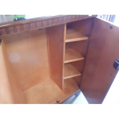 1548 - A Vintage Oak Cupboard Unit with Fitted Shelves 85 x 46 x 121cm