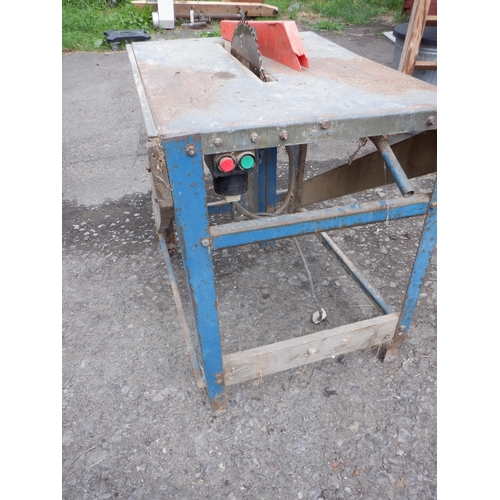 1468r - Saw Bench for Logs and Kindling, Table is 60cm x 79cm 3 1/2 inch Depth of Cut