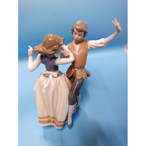 64 - Lladro Dancing Couple 525 - Repaired