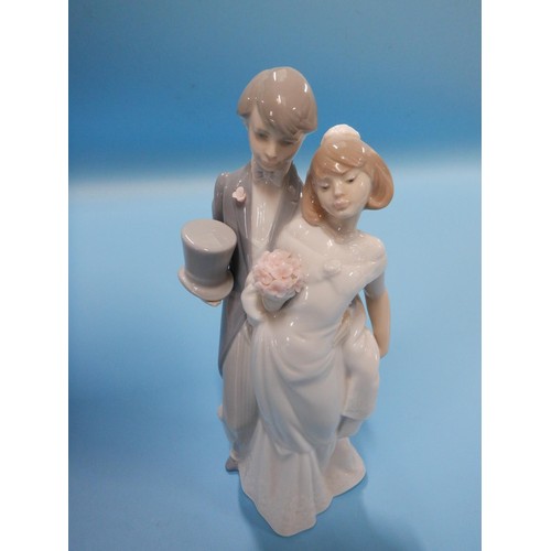 72 - Lladro - Retired ' Wedding Bells' Bridge and Groom 6164 - Perfect Condition