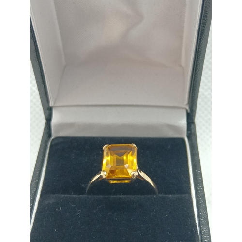 114 - Hallmarked 9 ct Gold and Citrine Ring, Size M/N ,  Weight 2.6 Grams