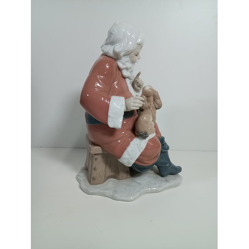 61 - A Large Lladro Santas Magical Workshop Figurine no. 6890 - Retired. In Original Box