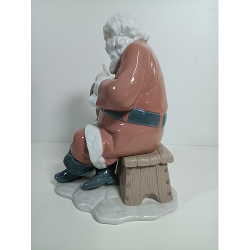 61 - A Large Lladro Santas Magical Workshop Figurine no. 6890 - Retired. In Original Box