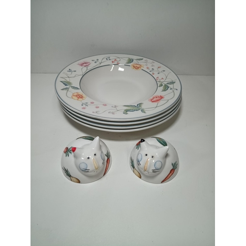 768 - 4 x Villory & Boch Albertina Bowls plus Cat Salt and Pepper