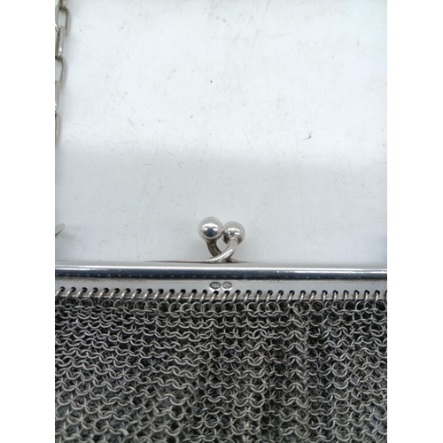 305 - Hallmarked Silver Mesh Purse