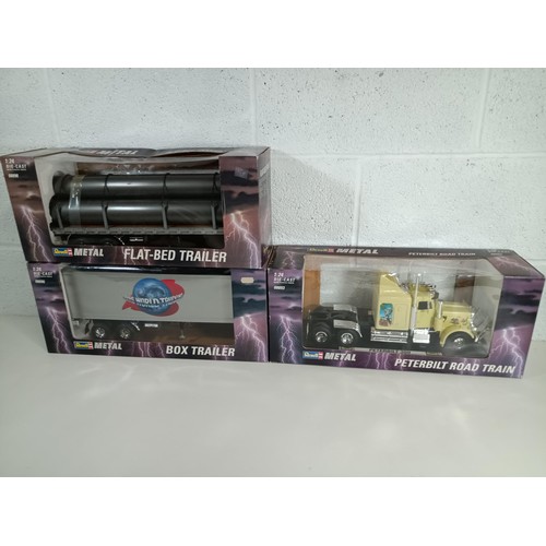 860 - A Revell Metal 1:24 Die Cast (with Plastic Parts) Peter Built 359 Road Train with Flat Bed Trailer a... 