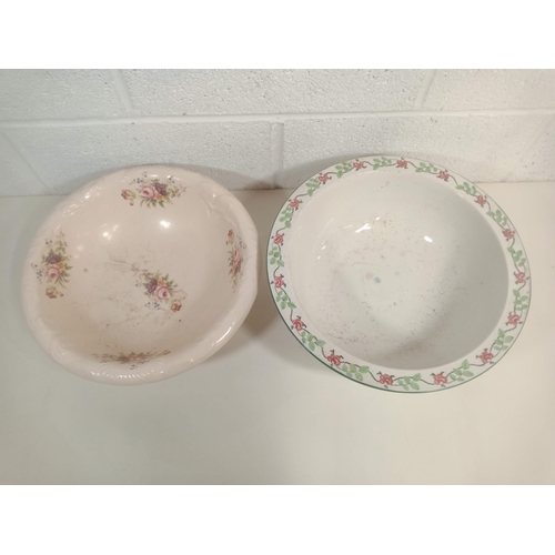 824 - 2 x Washbowls 38cm & 40cm Diameter