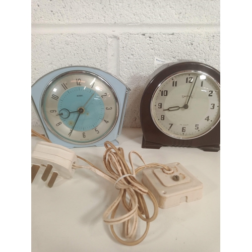 842 - A Vintage Smiths and Metamec Clocks