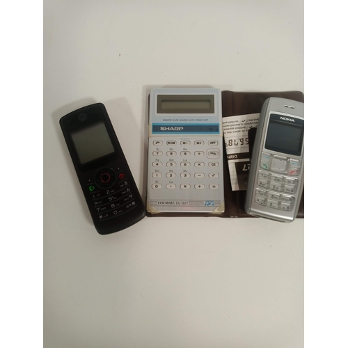 838 - Motorola and Nokia Mobile Phones and Calculator