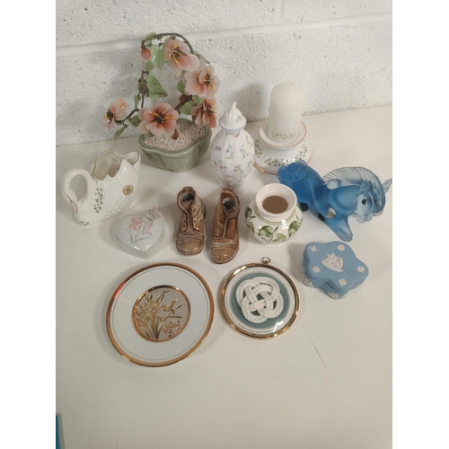 822 - Mixed Pottery inc. Chokin, Royal Doulton, Jasperware etc.