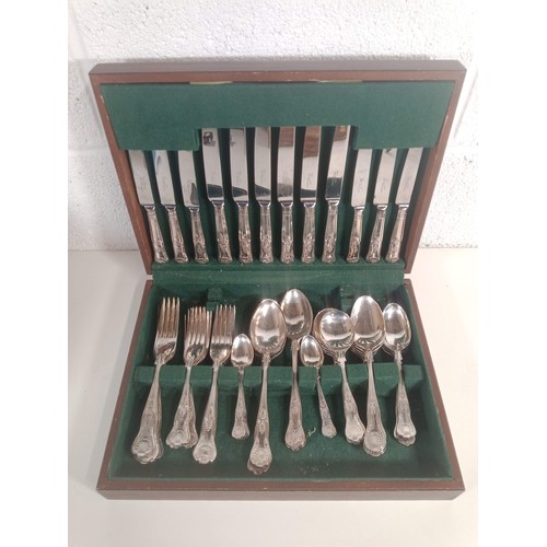 802 - Stainless Steel Cutlery Set in Wooden Case