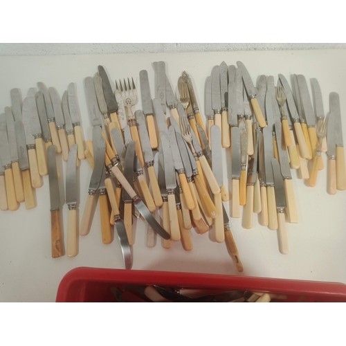 799 - A Selection of Vintage Cutlery