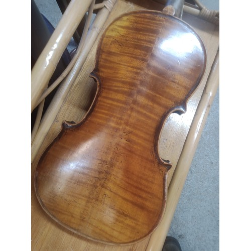 876 - Violin Printed Antionus Stradiuarius Cremonesis Faciebat - In need of repair 14inch Back