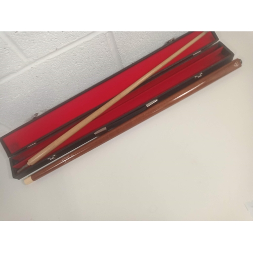 730 - A Ray Rearden Snooker Cue