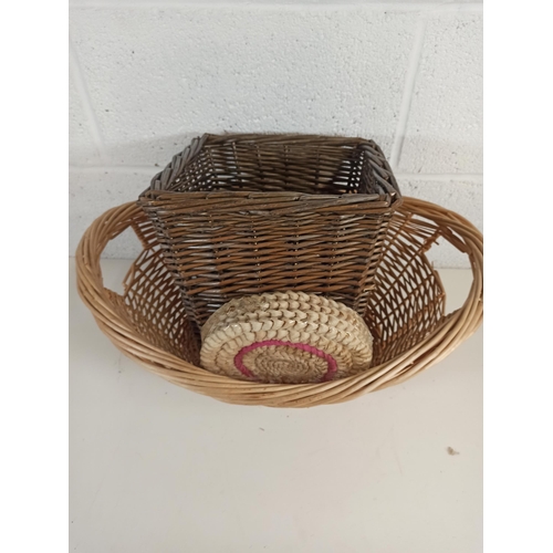 744 - 2 x Wicker Baskets and 4 x Coasters