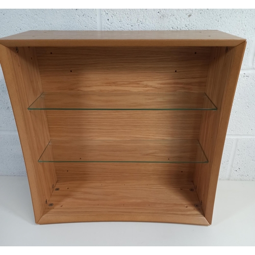 733 - A Free Standing Shelf Unit