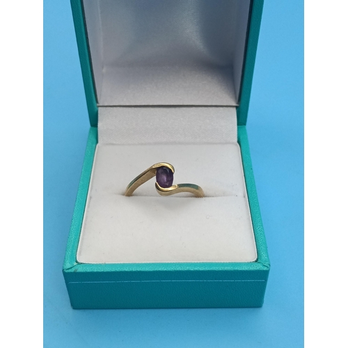 285 - A 9ct Gold and Amethyst Ring - 2.7 Grams