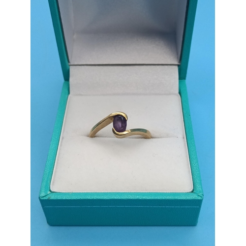 285 - A 9ct Gold and Amethyst Ring - 2.7 Grams