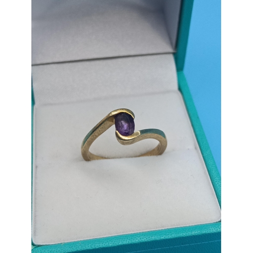 285 - A 9ct Gold and Amethyst Ring - 2.7 Grams