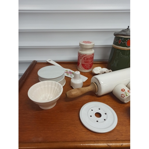 203 - Assorted Kitchenalia