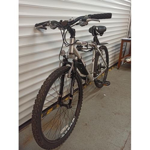 105 - A Mammouth 21 Gear Aluminium Mountain Bike