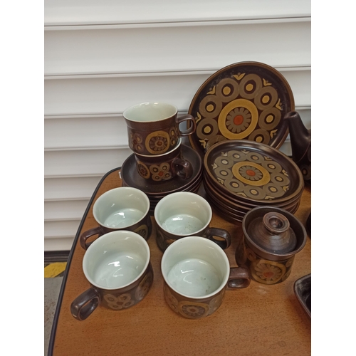 200 - A Quantity of Vintage Arabesque Denby