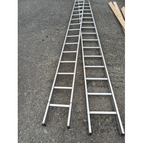 119 - 4M Youngman Double Extending Ladder