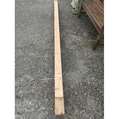 121 - A Selection of Timber : 4 x 2 Timber (4 pieces), 1 Piece x 2.6M and 3 Pieces x 3m