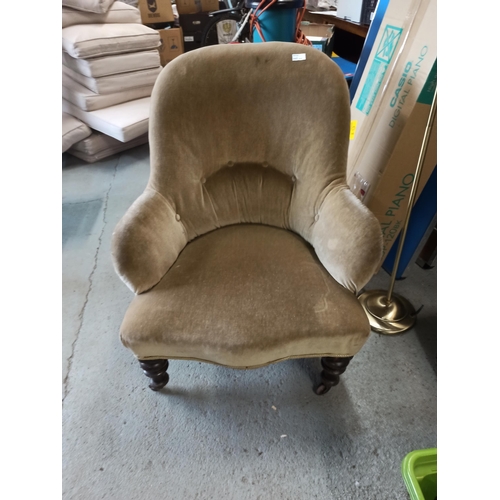 339 - Nursing Chair on Casters