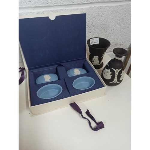 510 - Wedgewood Jasperware in Presentation Box and More