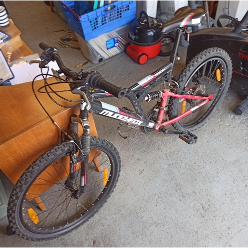 104 - Muddy Fox Bike Recoil 24. 18 Speed Mountain Bike - needs slight attention