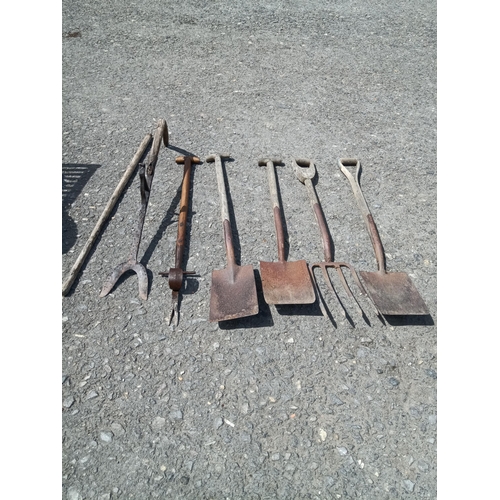 74 - 6 x Antique Garden Tools including a Root Lifter