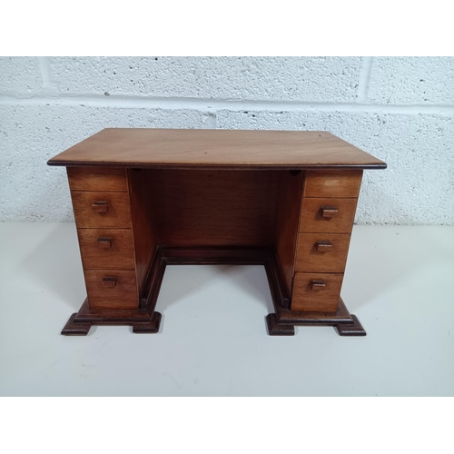 307 - An Apprentice Piece Desk/ Stationary Tidy 28x18 x 17cm