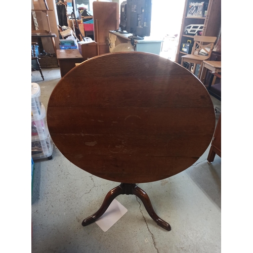 455 - Folding Tilt Top Table 67 x 80 x 80