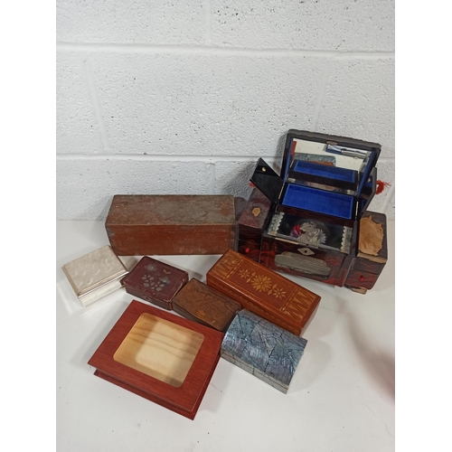 850 - Musical Jewellery Box ( slight damage) and a Selection of Other Boxes