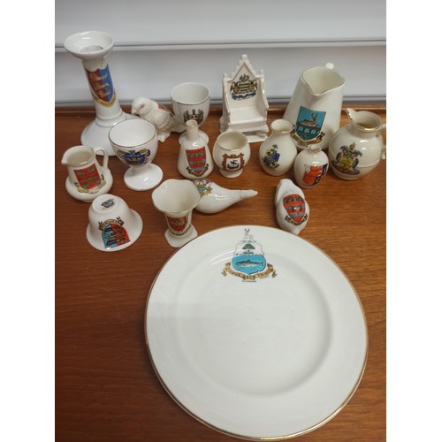 932 - A Selection of 17 x CrestedWare Items