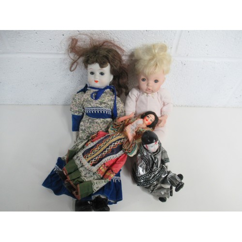 1010 - Bone China Dolls