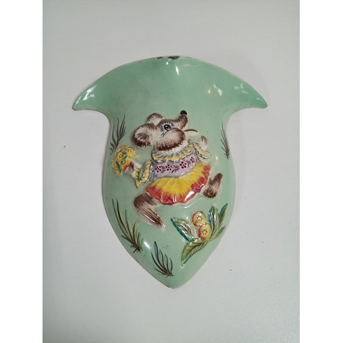 116 - A Vintage Goldcrest Goldscheider (Staffordshire Myott) Pottery Ltd Mouse Wall Sconce Vase